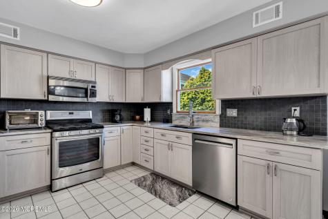 402 Atlantic City Court Lanoka Harbor NJ 08734