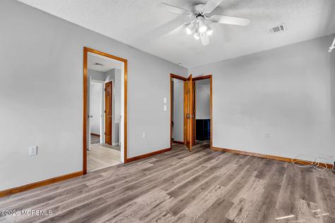 402 Atlantic City Court Lanoka Harbor NJ 08734