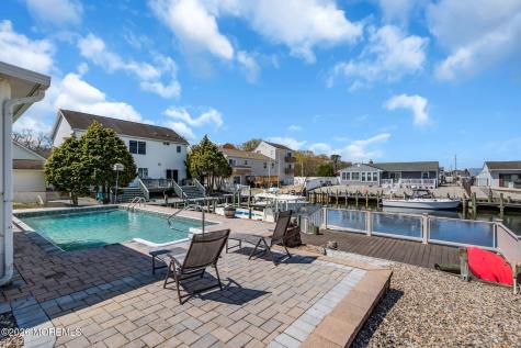 402 Atlantic City Court Lanoka Harbor NJ 08734