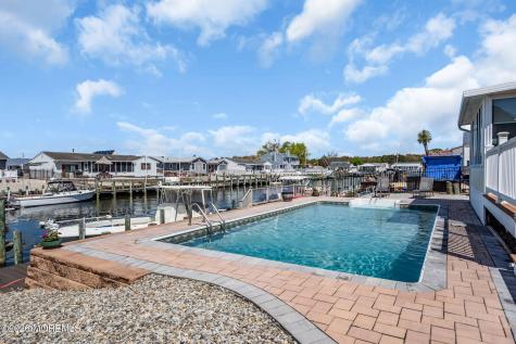 402 Atlantic City Court Lanoka Harbor NJ 08734