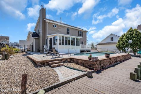 402 Atlantic City Court Lanoka Harbor NJ 08734