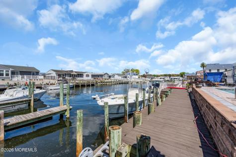 402 Atlantic City Court Lanoka Harbor NJ 08734