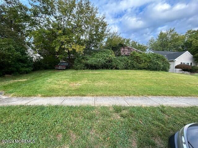 41 Avondale Lane Aberdeen NJ 07747