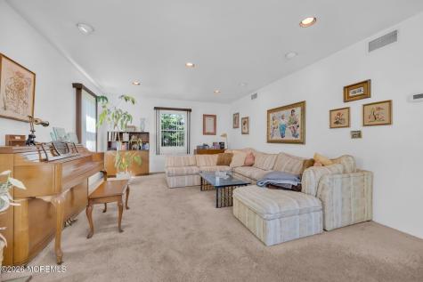 37 Faith Lane Aberdeen NJ 07747