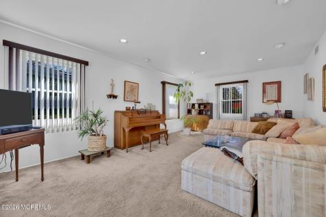 37 Faith Lane Aberdeen NJ 07747