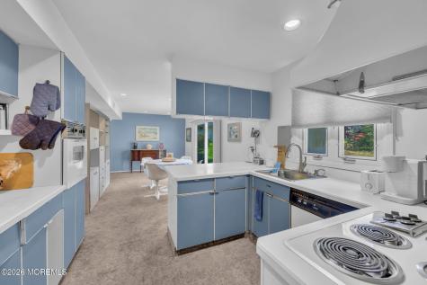 37 Faith Lane Aberdeen NJ 07747