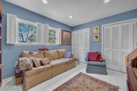 37 Faith Lane Aberdeen NJ 07747