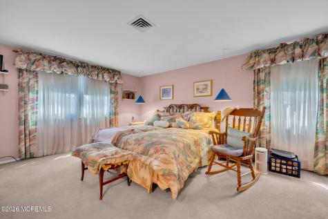 37 Faith Lane Aberdeen NJ 07747