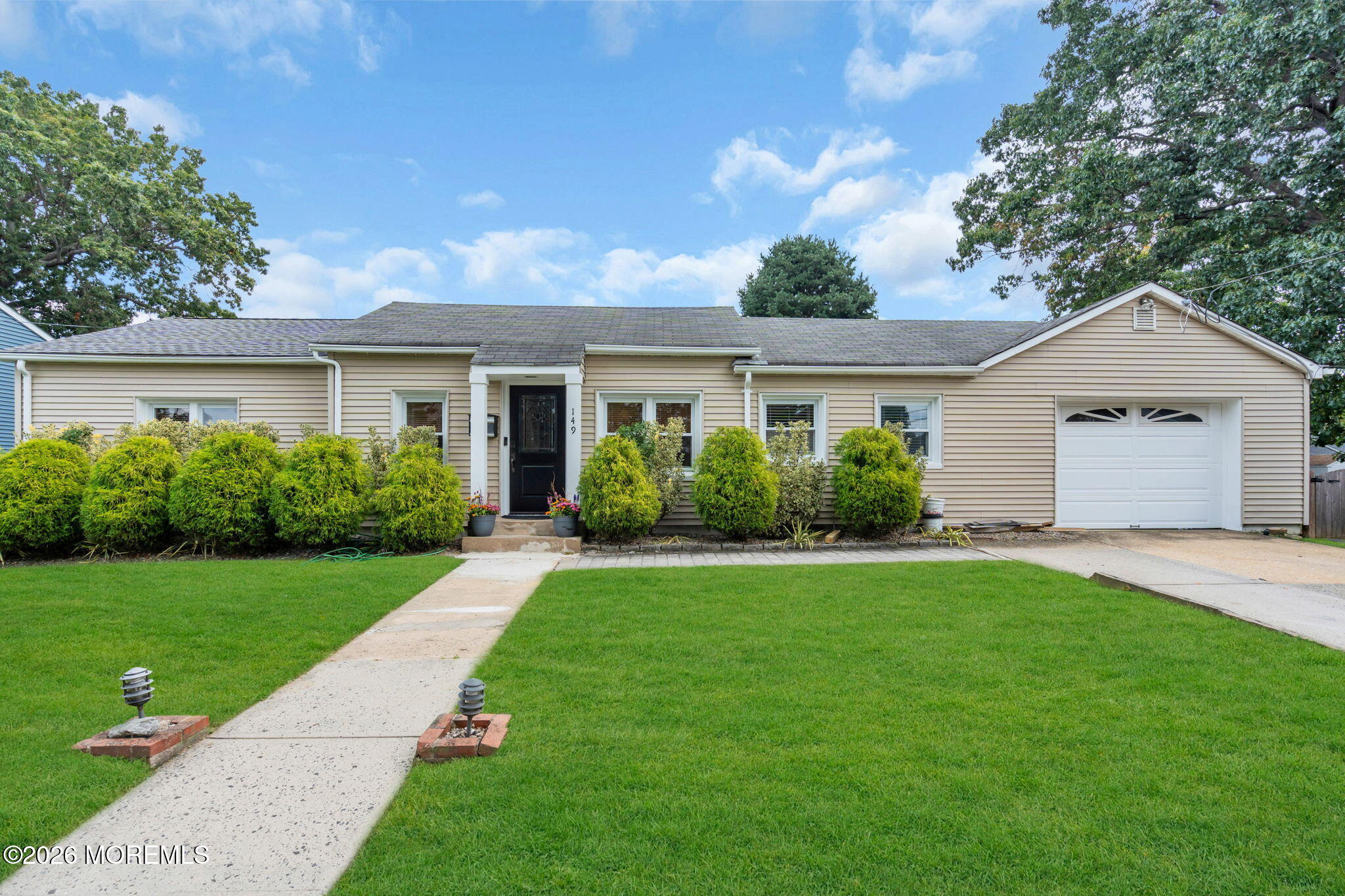 149 11th Street Belford NJ 07718