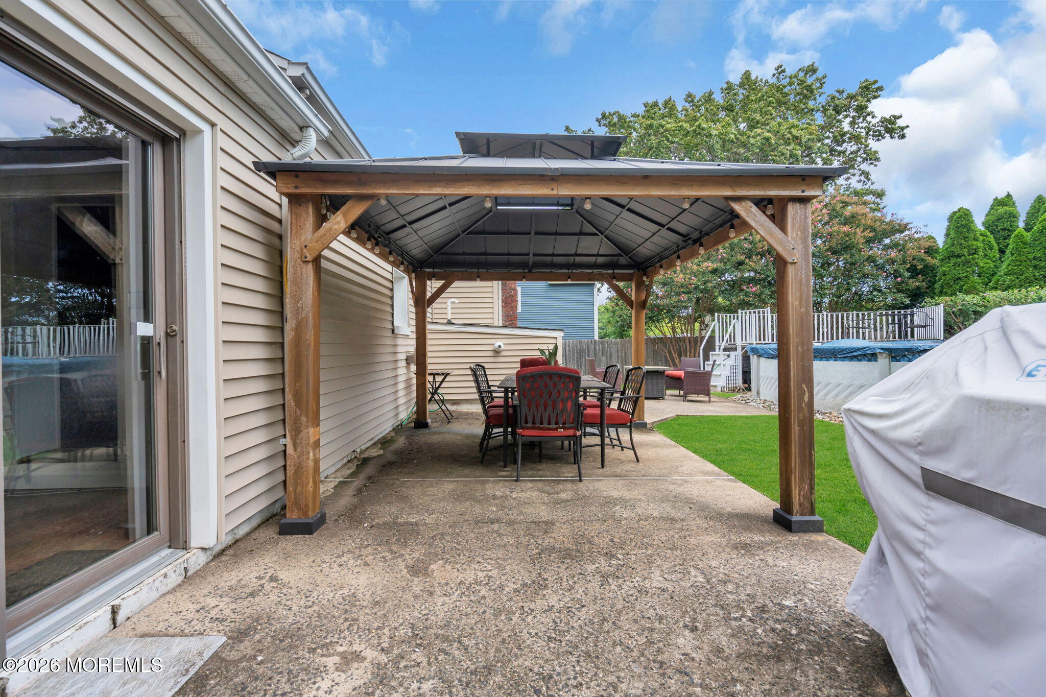 149 11th Street Belford NJ 07718