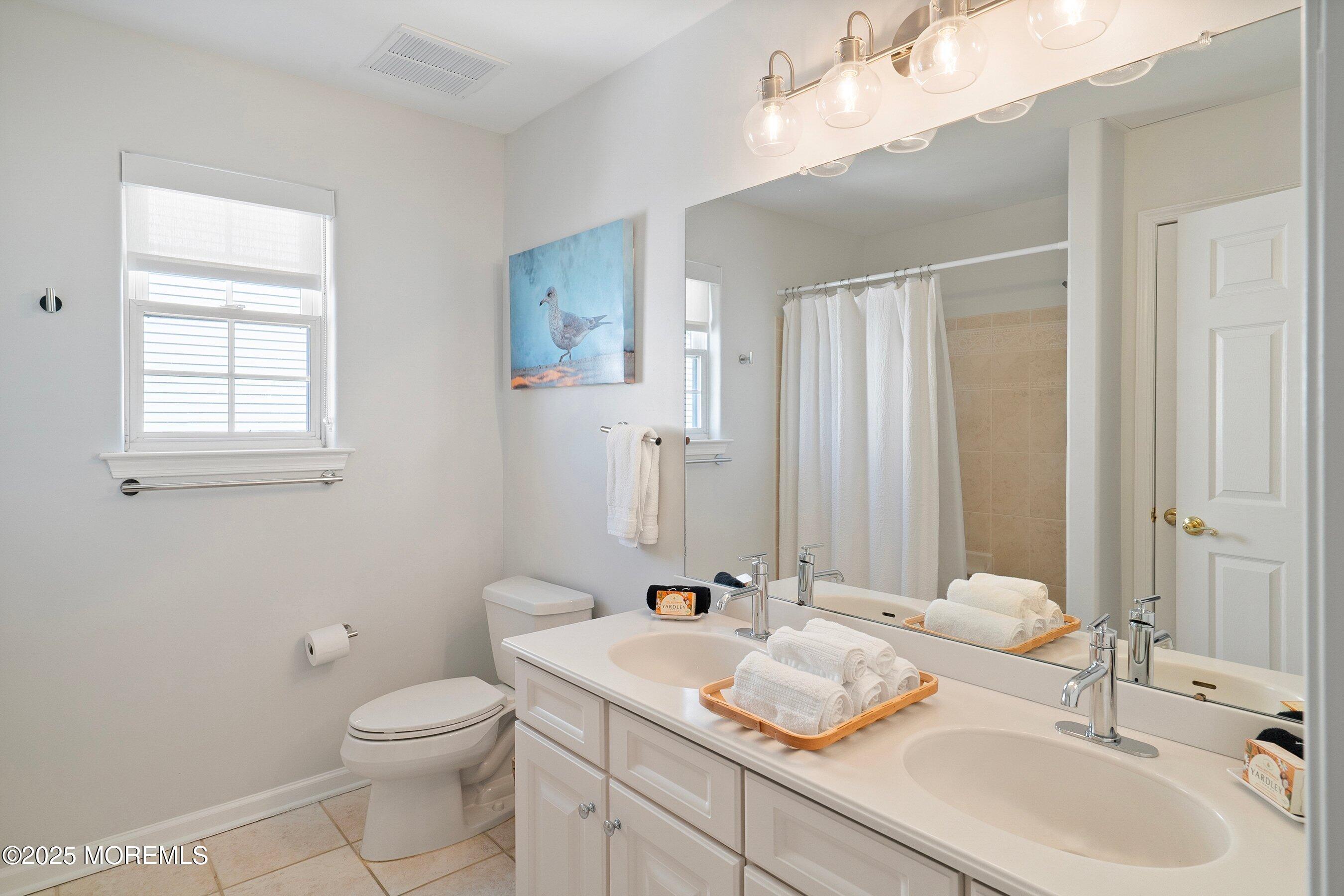 8 Jibsail Drive Bayville NJ 08721