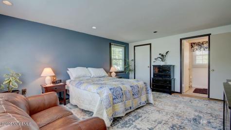 8 Darby Road Marlboro NJ 07746