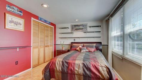 8 Darby Road Marlboro NJ 07746