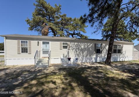 21 Bluebird Lane Whiting NJ 08759