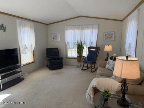 21 Bluebird Lane Whiting NJ 08759