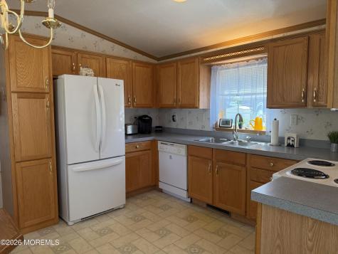 21 Bluebird Lane Whiting NJ 08759
