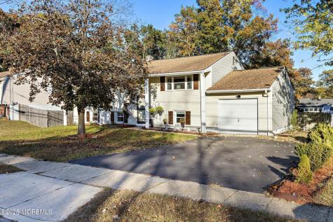 28 Salem Hill Road Howell NJ 07731