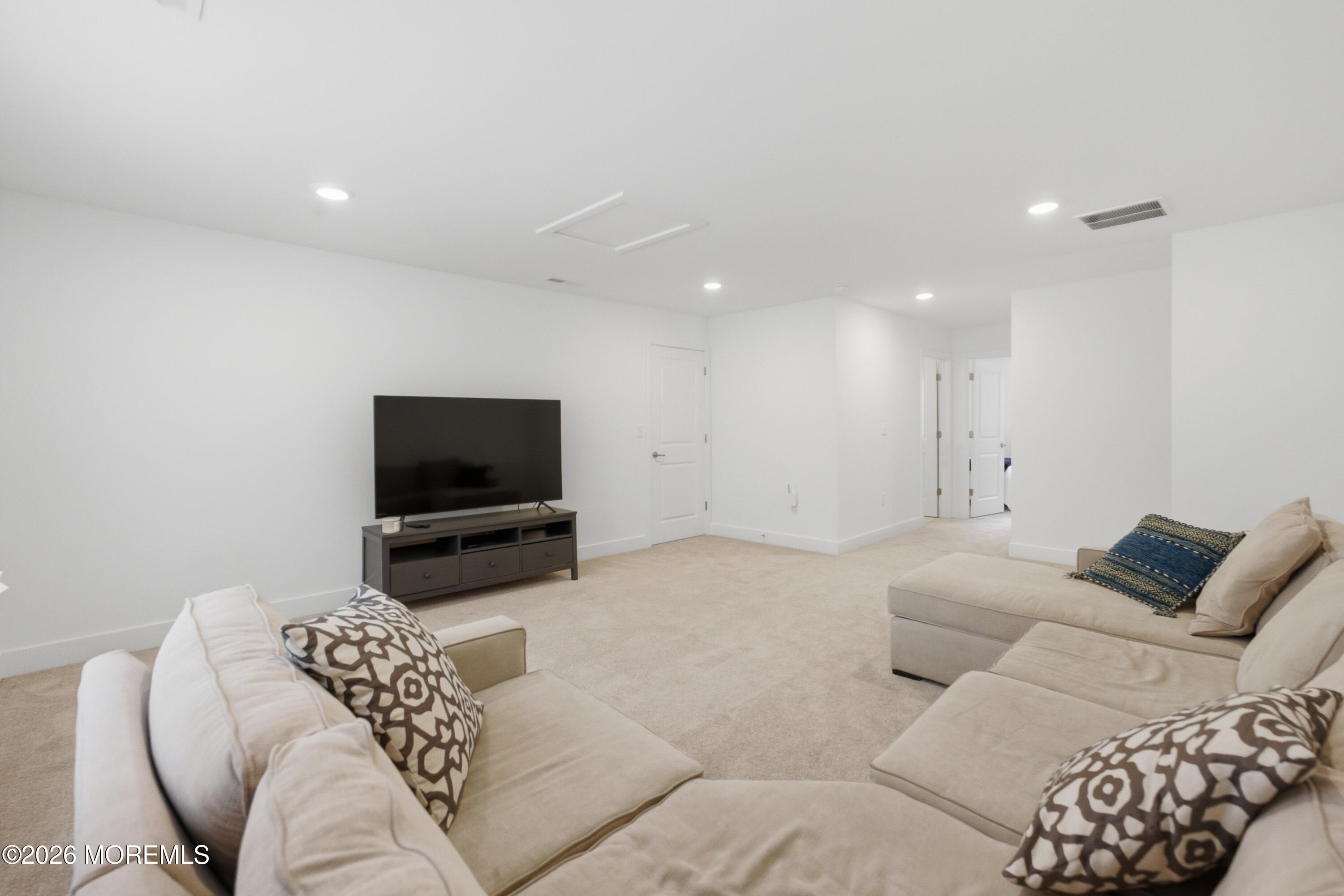 26 Emerald Road New Egypt NJ 08533