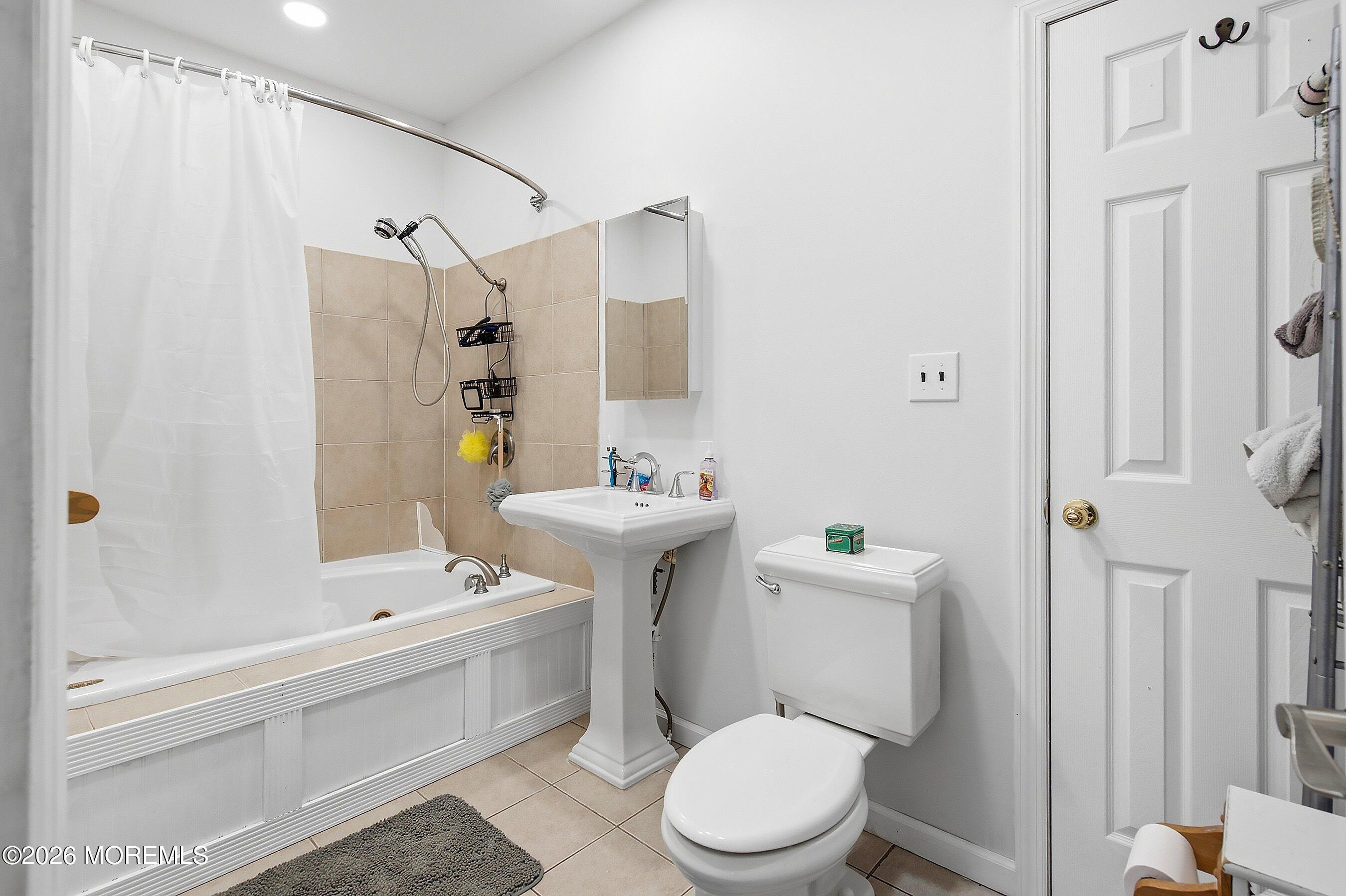 1417 Anchor Avenue Beachwood NJ 08722