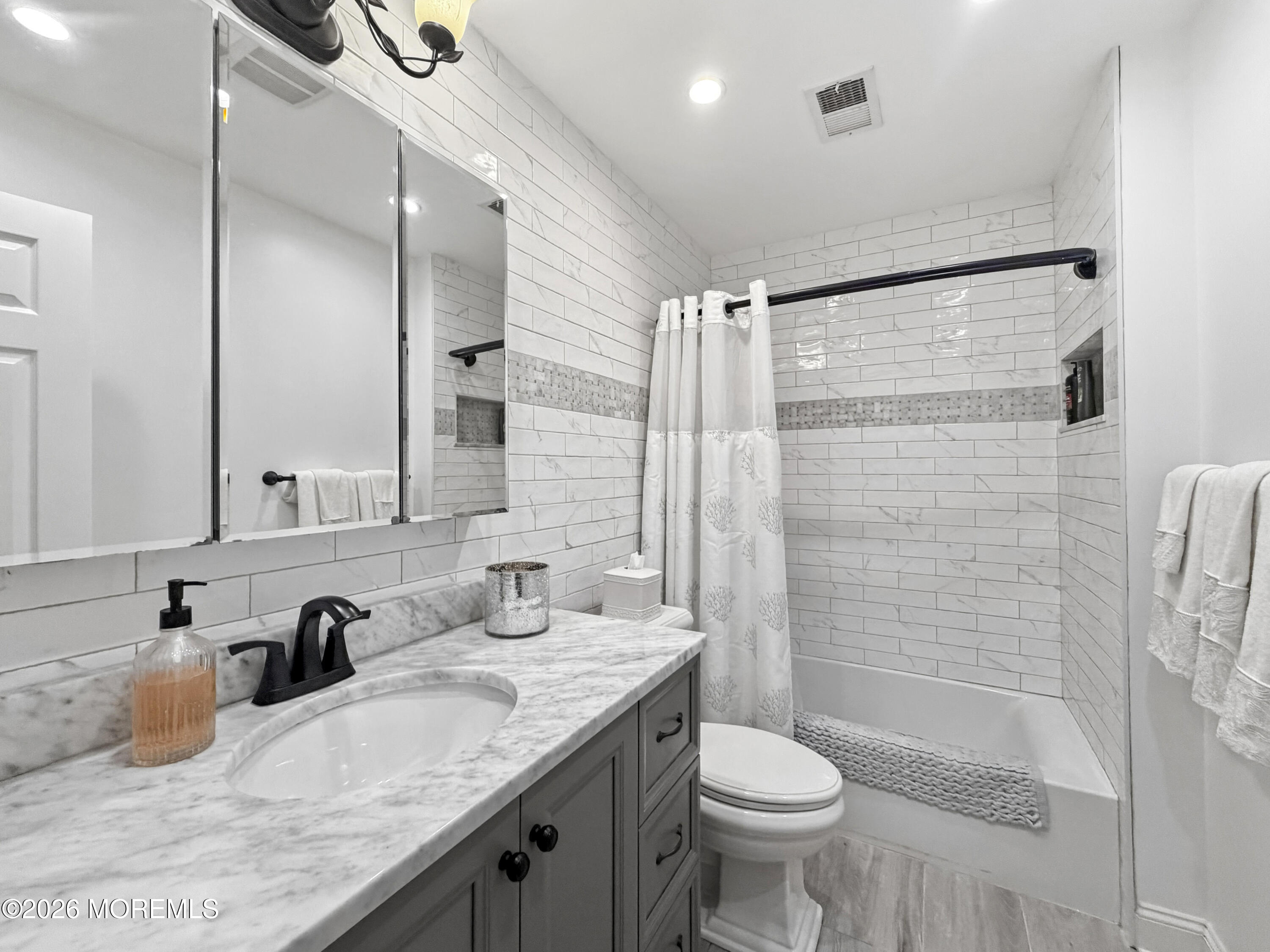 13 Yorkshire Drive Jackson NJ 08527