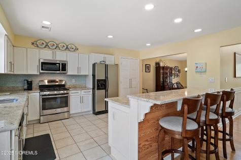 39 Ivy Court Bayville NJ 08721