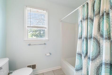 39 Ivy Court Bayville NJ 08721