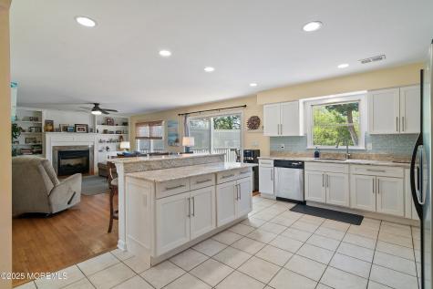 39 Ivy Court Bayville NJ 08721