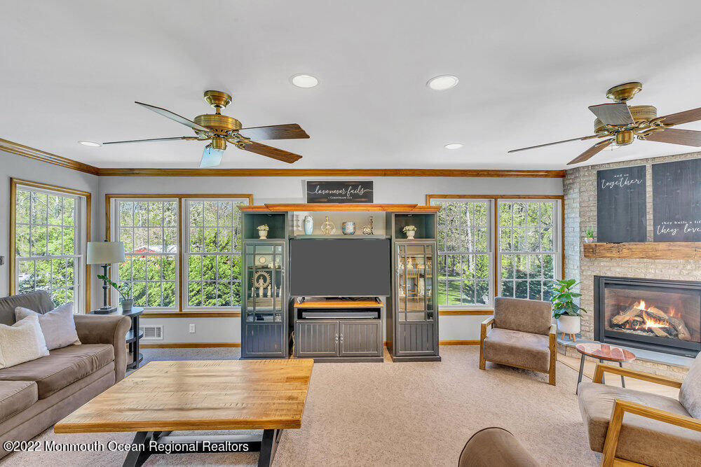 614 Oakwood Avenue Jackson NJ 08527