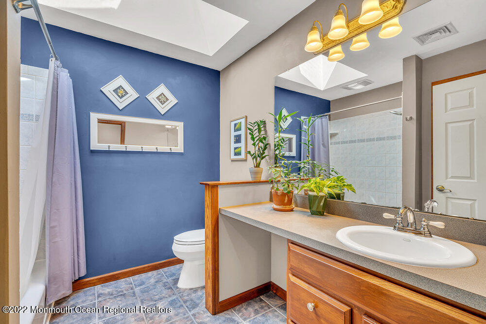614 Oakwood Avenue Jackson NJ 08527