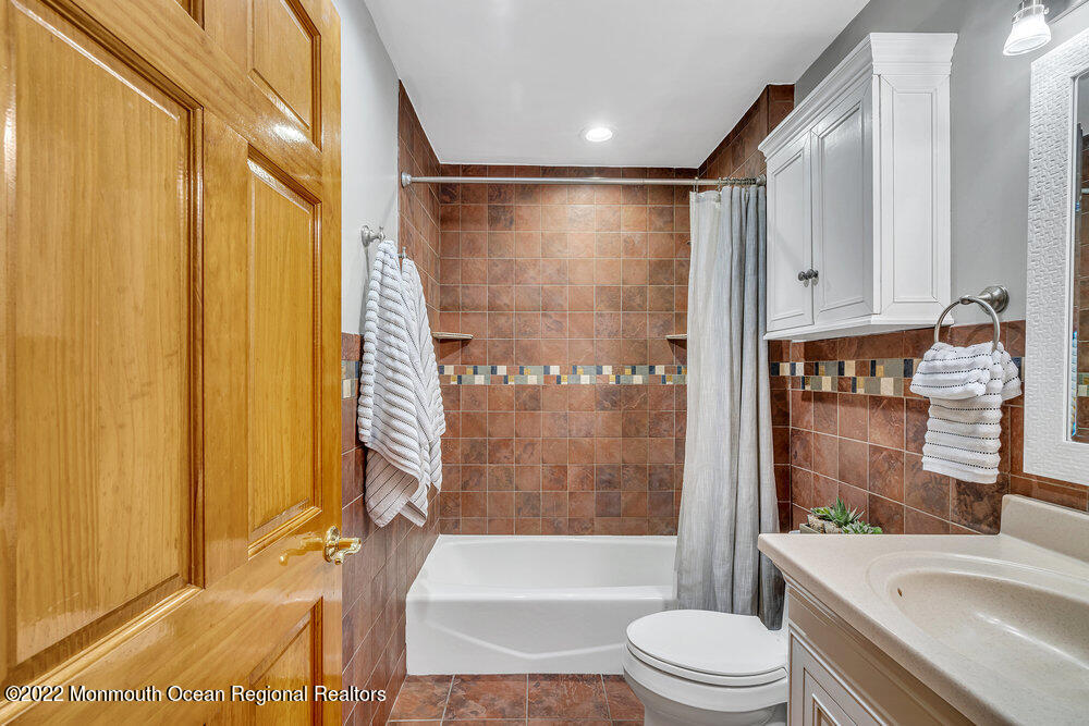 614 Oakwood Avenue Jackson NJ 08527