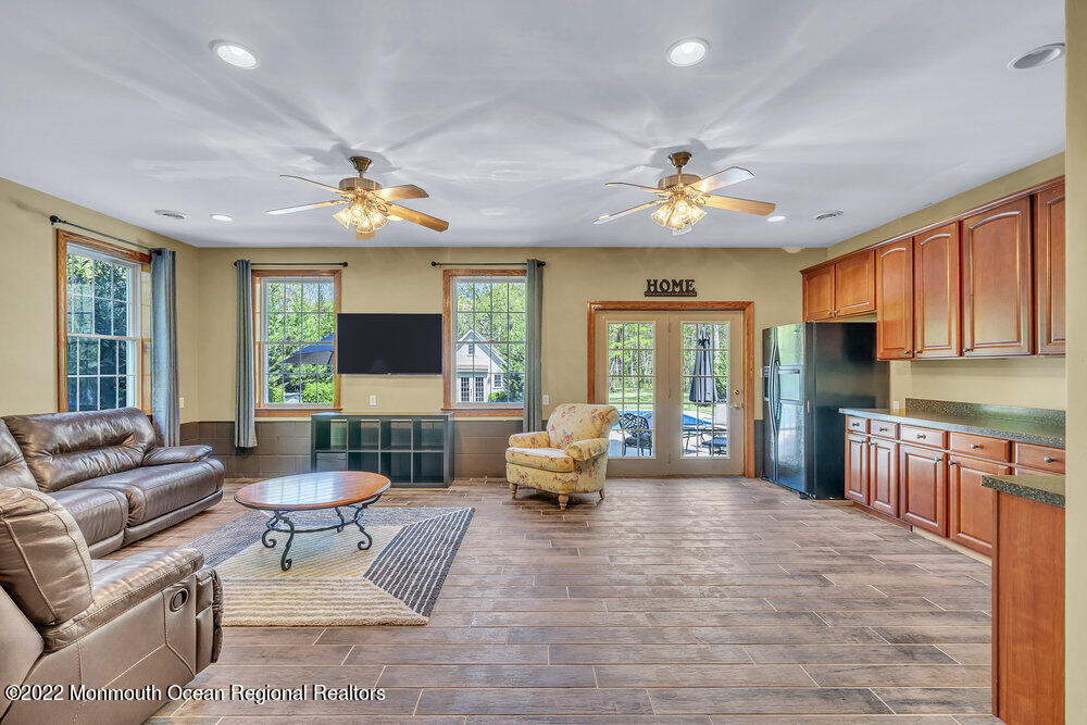 614 Oakwood Avenue Jackson NJ 08527
