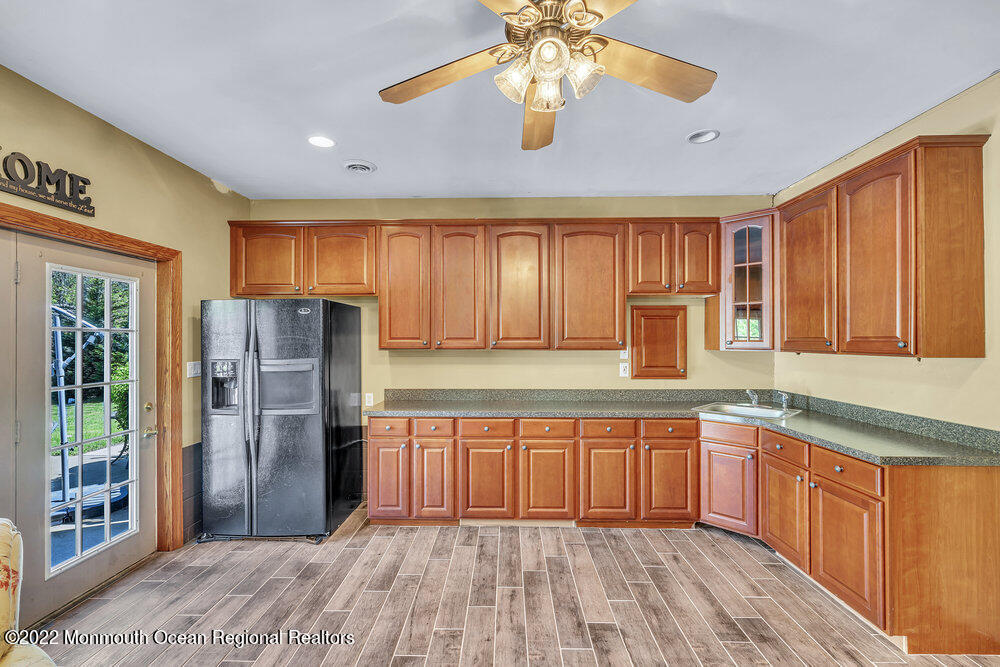 614 Oakwood Avenue Jackson NJ 08527
