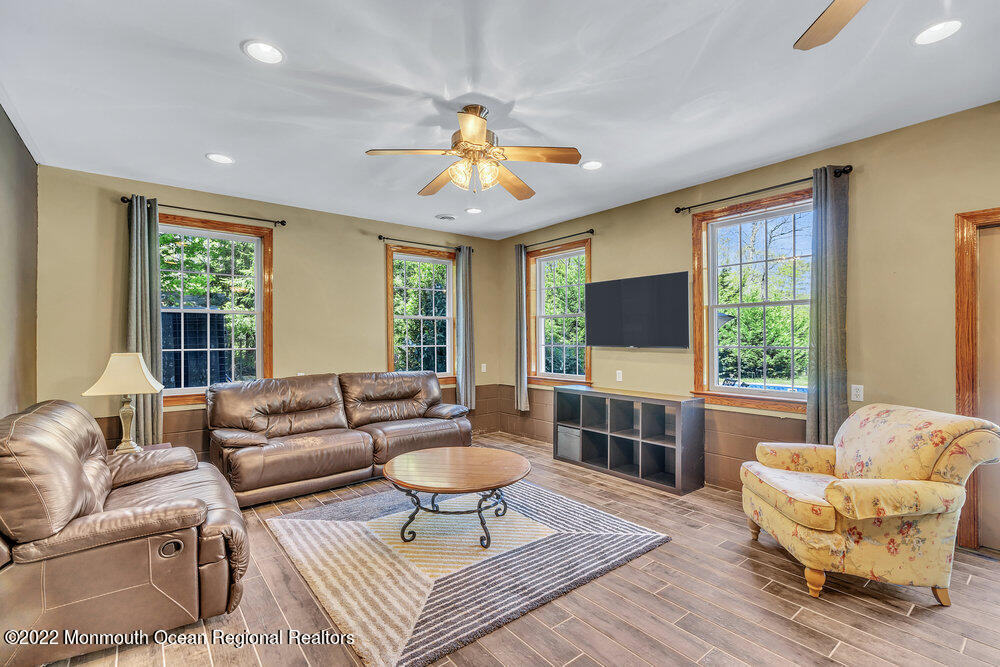 614 Oakwood Avenue Jackson NJ 08527