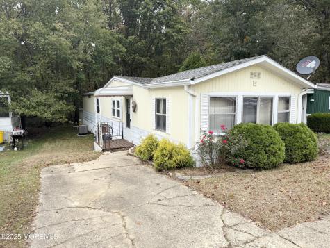 27 Rose Drive Jackson NJ 08527