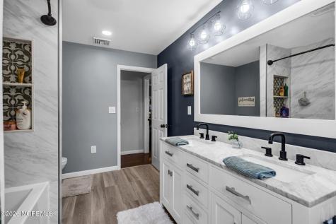 132 Topside Road Manahawkin NJ 08050