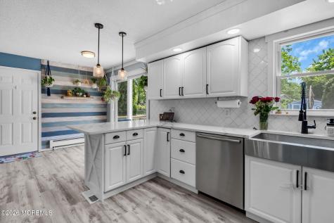 132 Topside Road Manahawkin NJ 08050