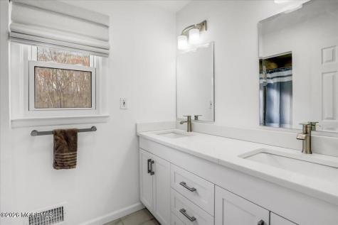 21 Prince William Road Morganville NJ 07751