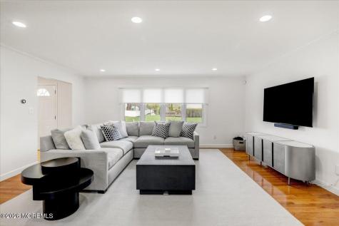 21 Prince William Road Morganville NJ 07751