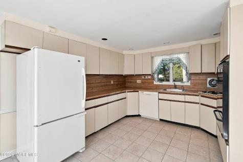 135 Crawfords Corner Road Holmdel NJ 07733