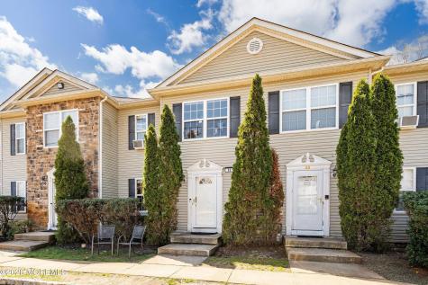 90 Aspen Court Lakewood NJ 08701