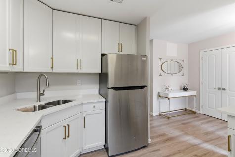 90 Aspen Court Lakewood NJ 08701