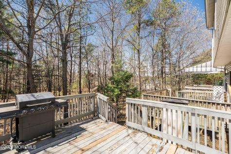 90 Aspen Court Lakewood NJ 08701