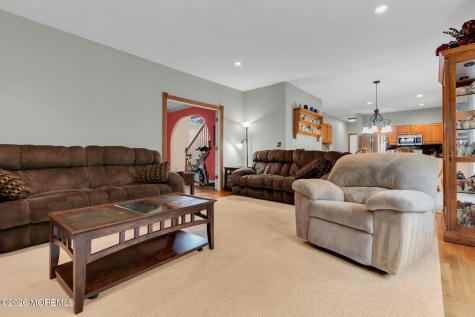 4 Quaker Hill Road Jackson NJ 08527