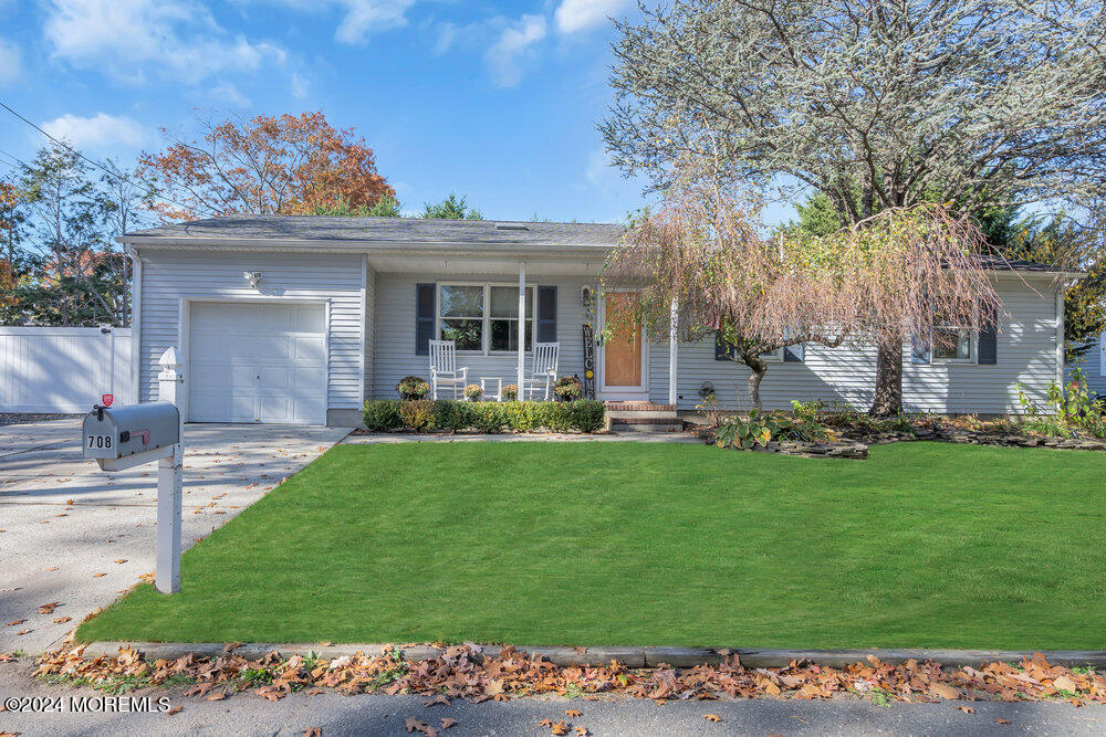 708 Halliard Avenue Beachwood NJ 08722