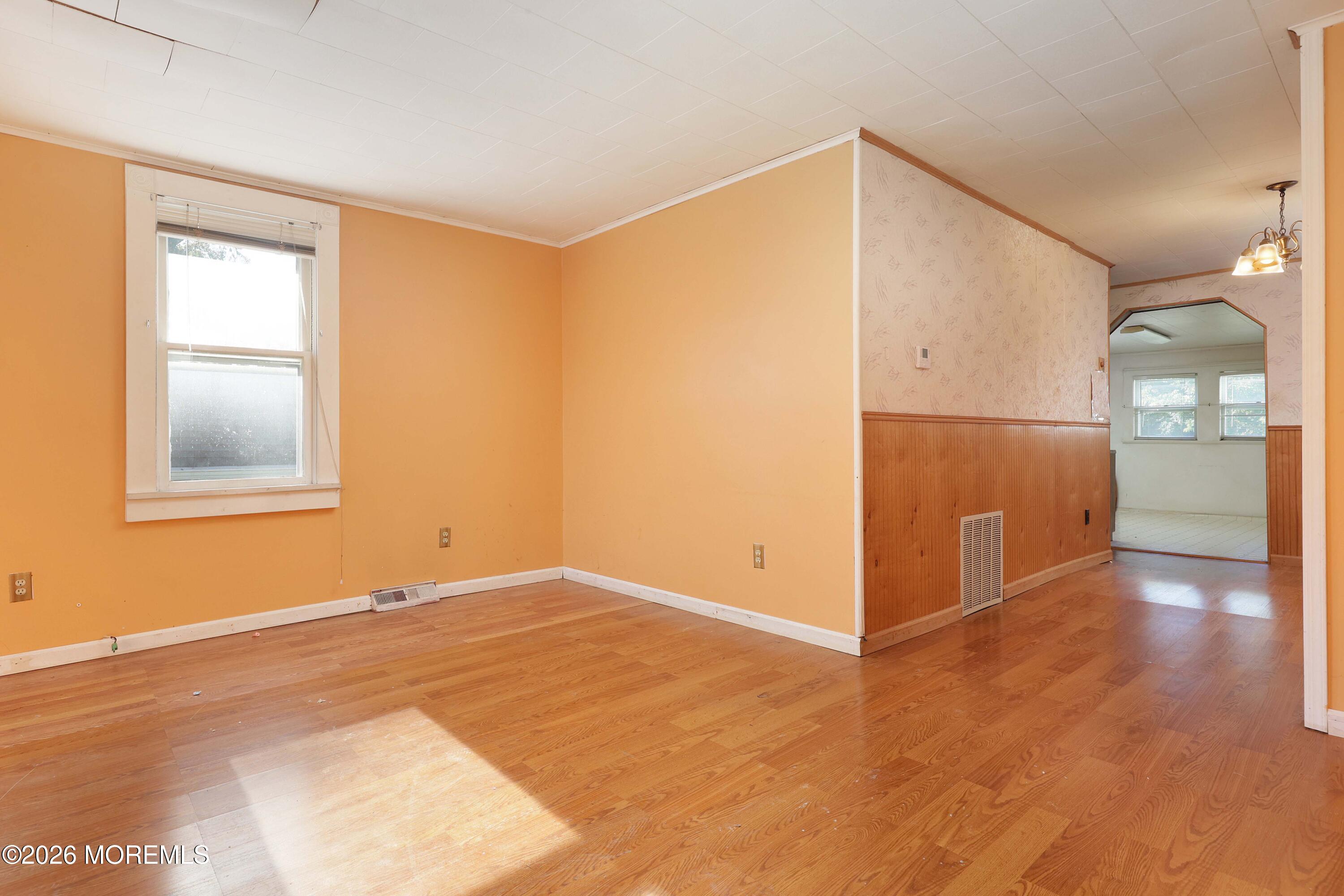 814 Forrest Avenue Laurence Harbor NJ 08879