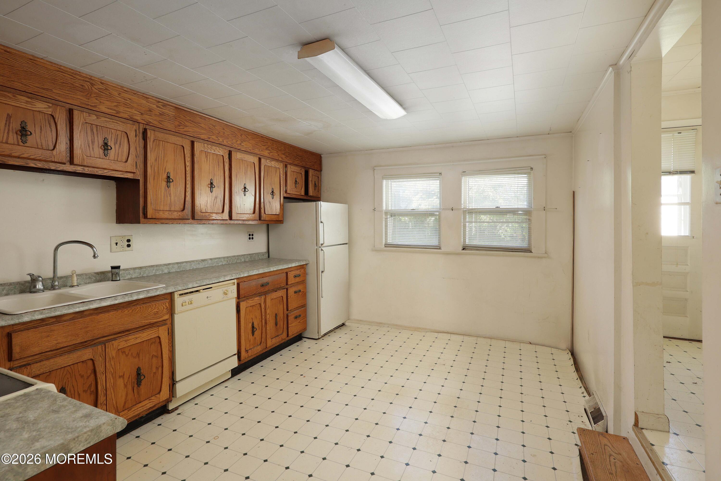 814 Forrest Avenue Laurence Harbor NJ 08879