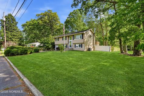 16 Crest Road Jackson NJ 08527