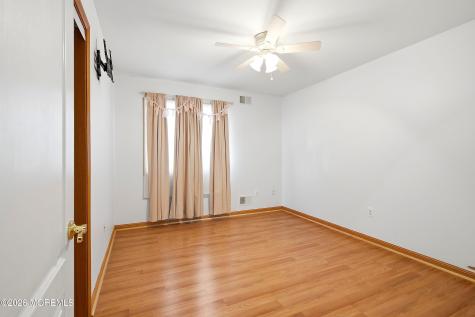 624 Mermaid Avenue Beachwood NJ 08722