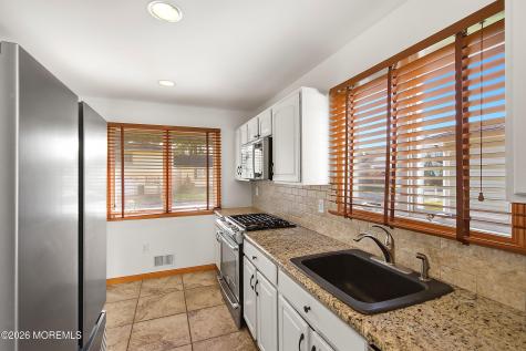 624 Mermaid Avenue Beachwood NJ 08722