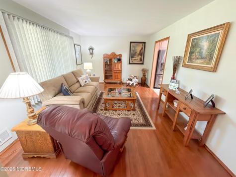 7 Harmony Hill Court Jackson NJ 08527
